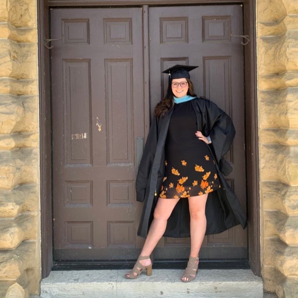 Meet your Posher, Cheyenne— MOVING SALE